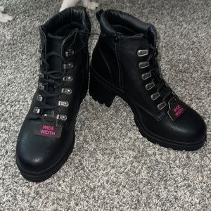 NWT Black Lace Up Heeled Boot Faux Leather No Boundaries 9 Wide